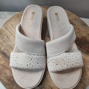 Bzees Dynasty Bright Womens 10 Crisscross Strap Wedge Open Toe Sandals Embellish